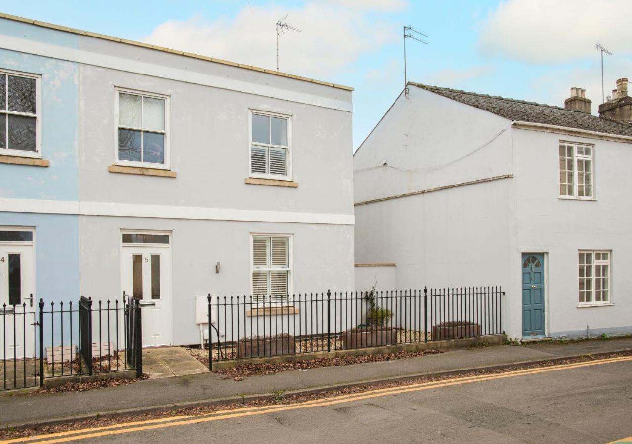 チェルトナム Stunning 2 Bed With Private Patio And Free Parkingヴィラ エクステリア 写真