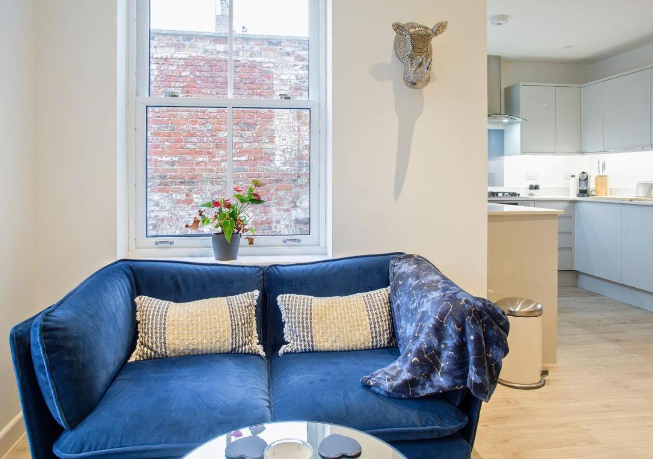 チェルトナム Stunning 2 Bed With Private Patio And Free Parkingヴィラ エクステリア 写真